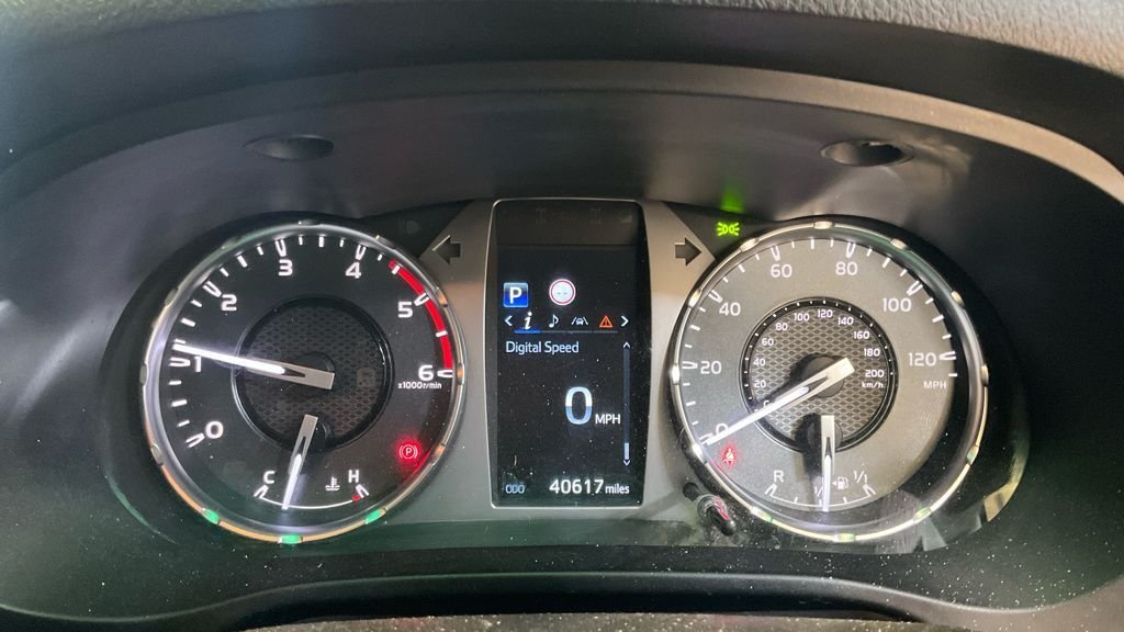 Used Toyota Hilux 2021 for sale - 77212119: Photo 8