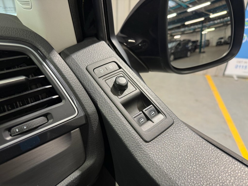 Used Volkswagen Transporter 2019 for sale - 78017235: Photo 29