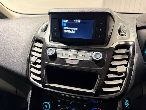 Used Ford Transit Connect 2018 for sale - 76105598: Photo 18