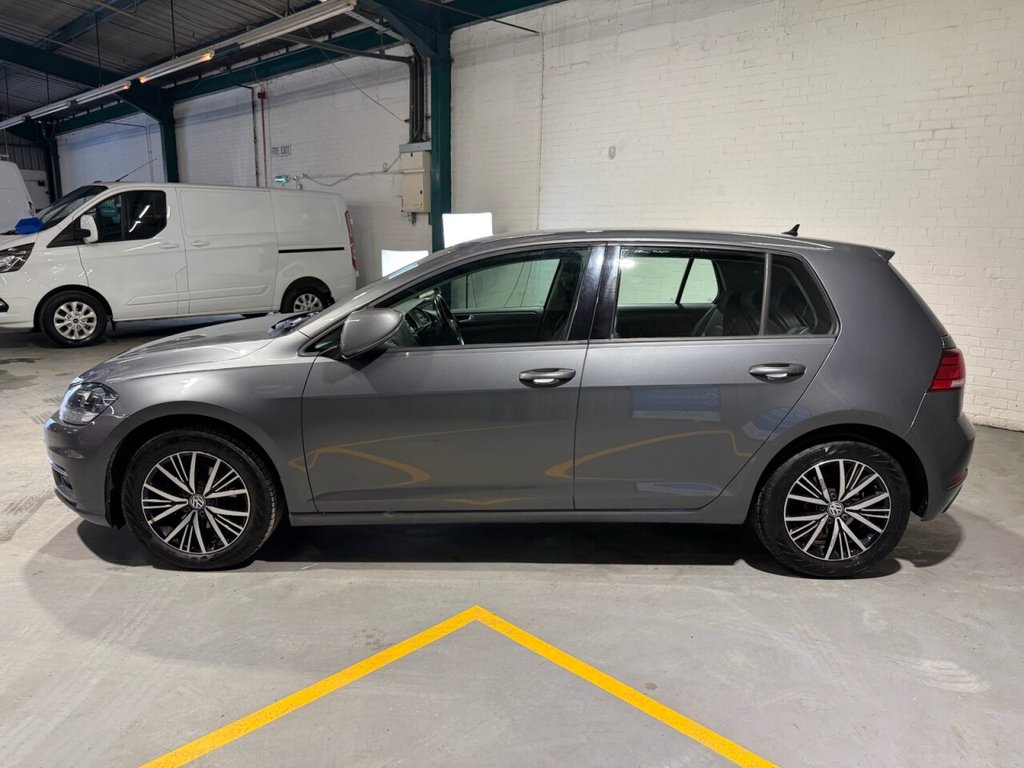 Used Volkswagen Golf 2017 for sale - 76973169: Photo 15