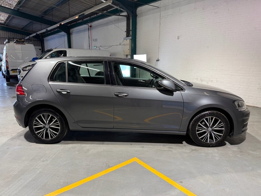 Used Volkswagen Golf 2017 for sale - 76973169: Photo 18