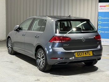 Used Volkswagen Golf 2017 for sale - 76973169: Photo