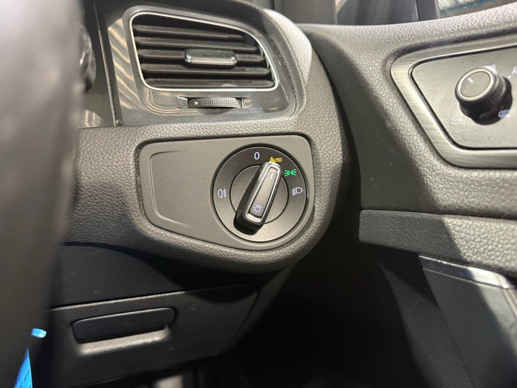 Used Volkswagen Golf 2017 for sale - 76973169: Photo 32