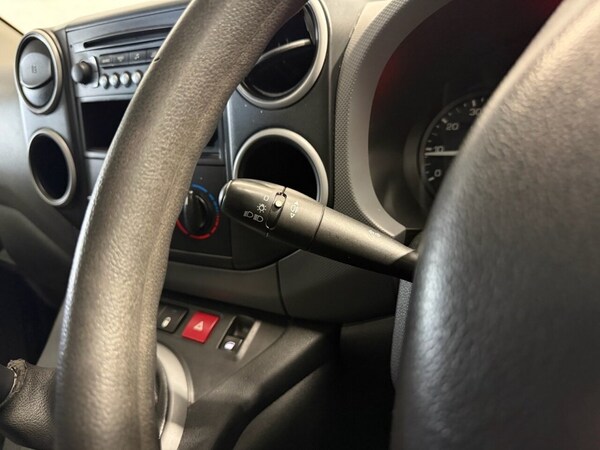 Used Peugeot Partner 2017 for sale - 74904064: Photo 29