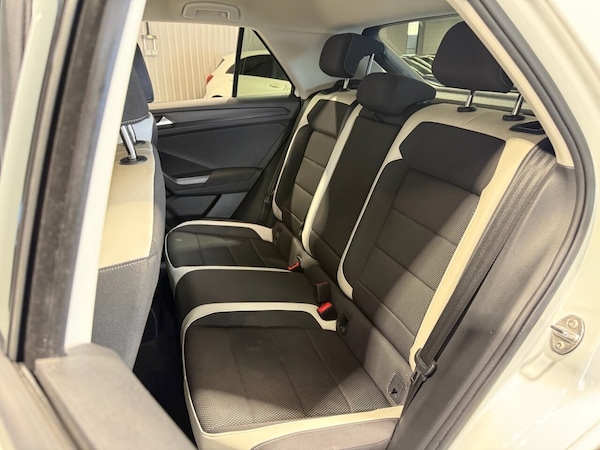 Used Volkswagen T-Roc 2018 for sale - 76105537: Photo 10
