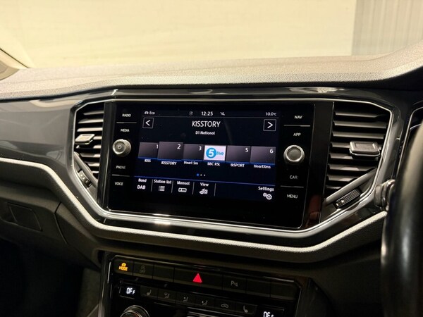 Used Volkswagen T-Roc 2018 for sale - 76105537: Photo 28