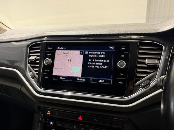 Used Volkswagen T-Roc 2018 for sale - 76105537: Photo 29