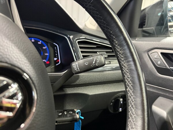 Used Volkswagen T-Roc 2018 for sale - 76105537: Photo 30