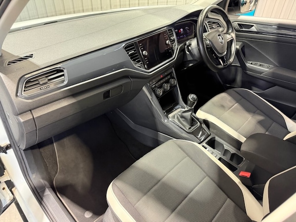 Used Volkswagen T-Roc 2018 for sale - 76105537: Photo 7