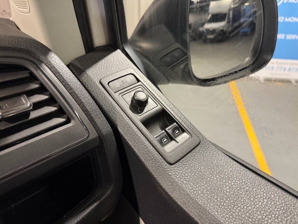 Used Volkswagen Transporter 2018 for sale - 76698288: Photo 19