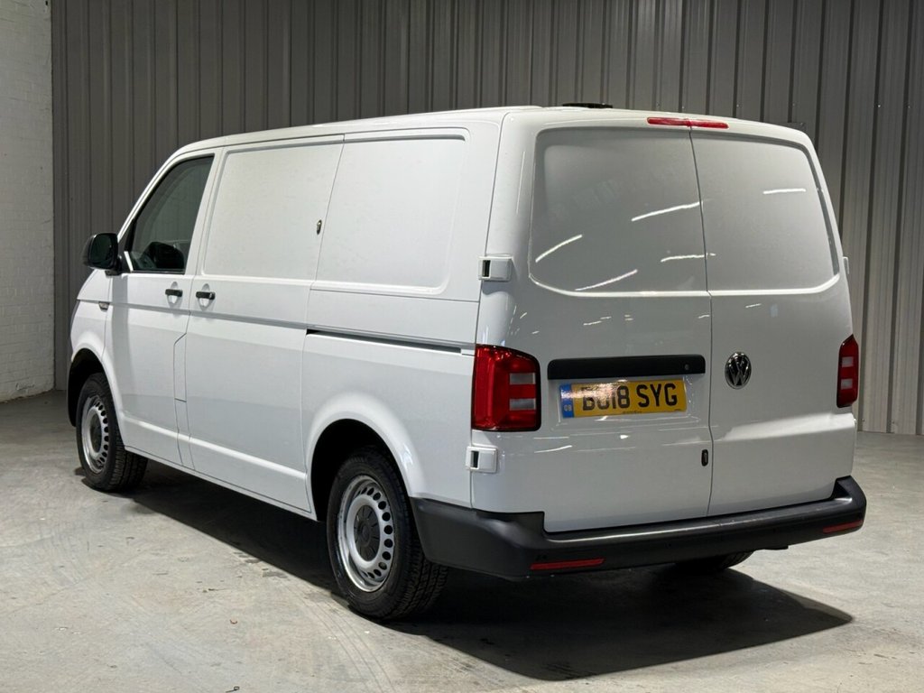 Used Volkswagen Transporter 2018 for sale - 76698288: Photo 2