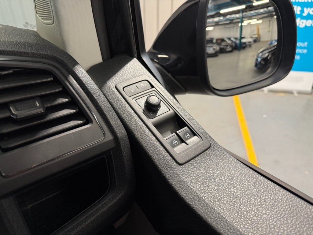 Used Volkswagen Transporter 2017 for sale - 77407910: Photo 35