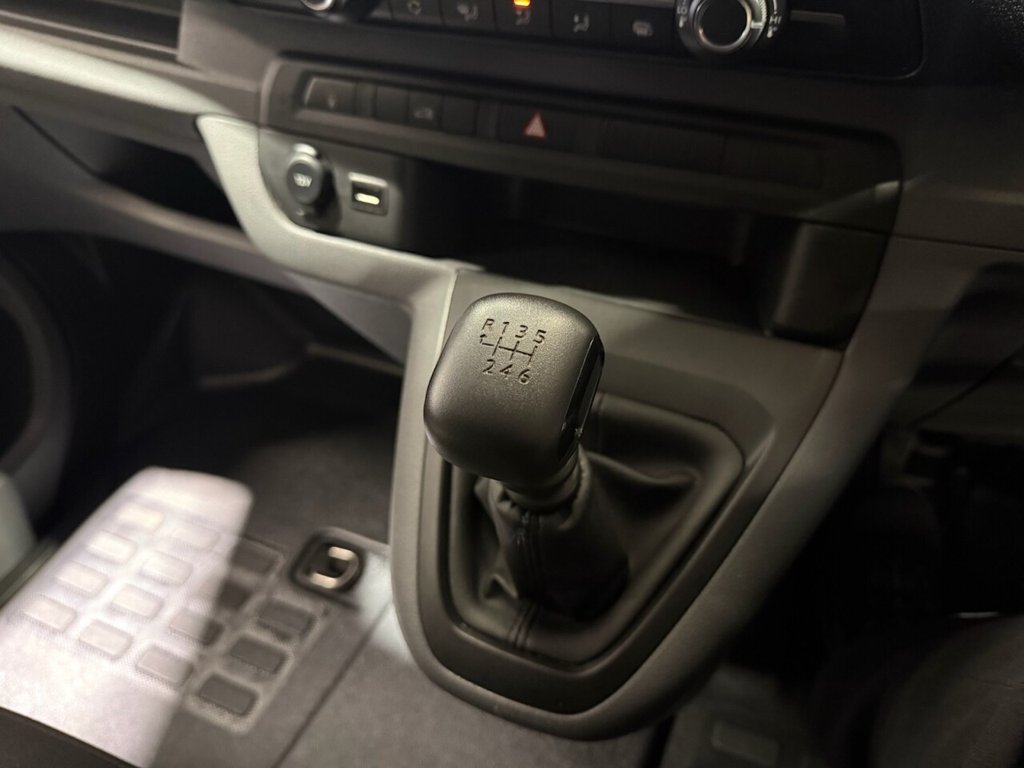 Used Vauxhall Vivaro 2023 for sale - 77692977: Photo 21