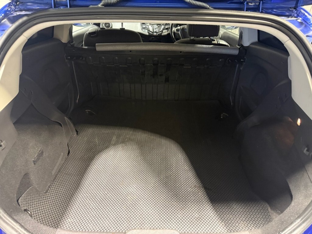 Used Ford Fiesta Van 2017 for sale - 77276281: Photo 17