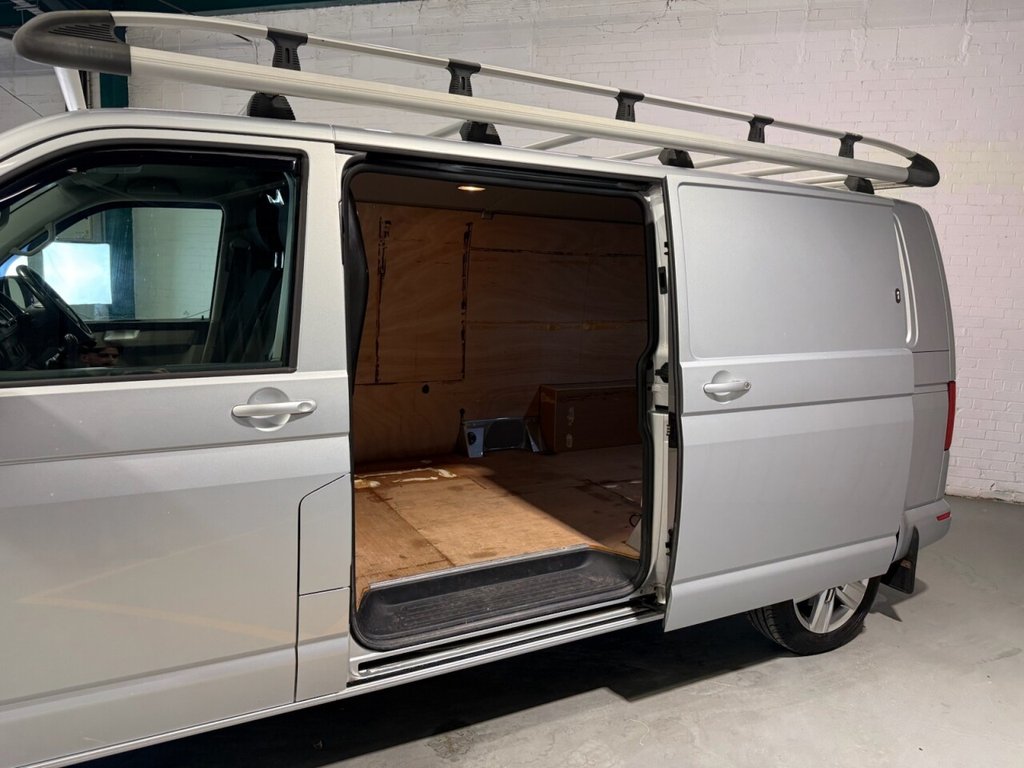 Used Volkswagen Transporter 2018 for sale - 76469964: Photo 14