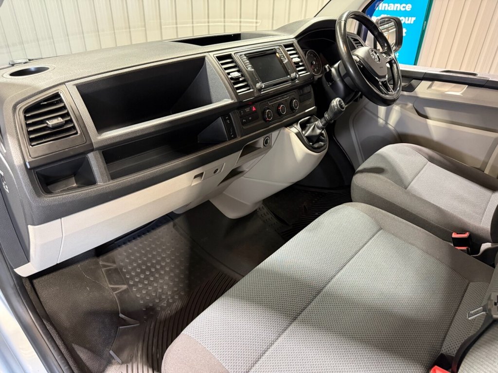 Used Volkswagen Transporter 2018 for sale - 76469964: Photo 3