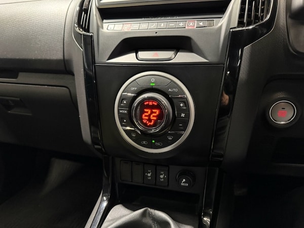 Used Isuzu D-Max 2018 for sale - 76172890: Photo 25