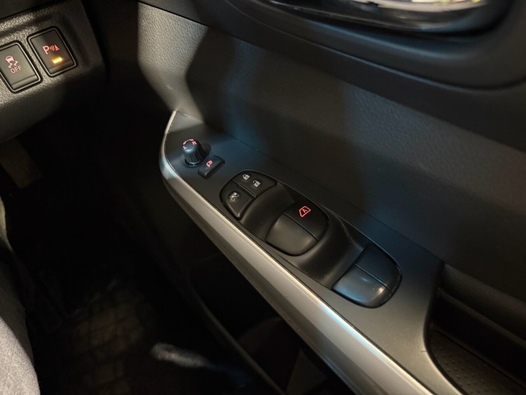 Used Nissan Navara 2018 for sale - 77990869: Photo 35