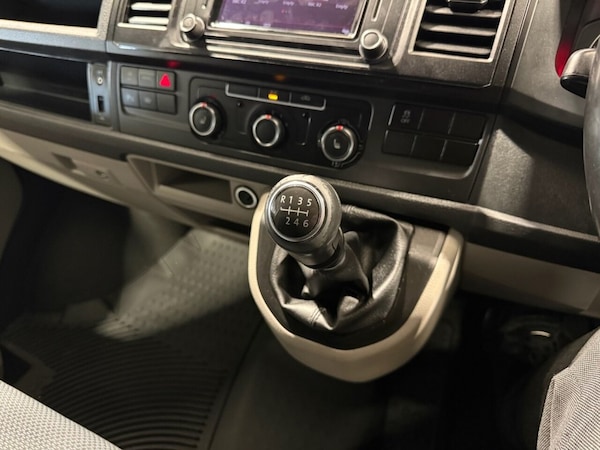 Used Volkswagen Transporter 2018 for sale - 76148183: Photo 23