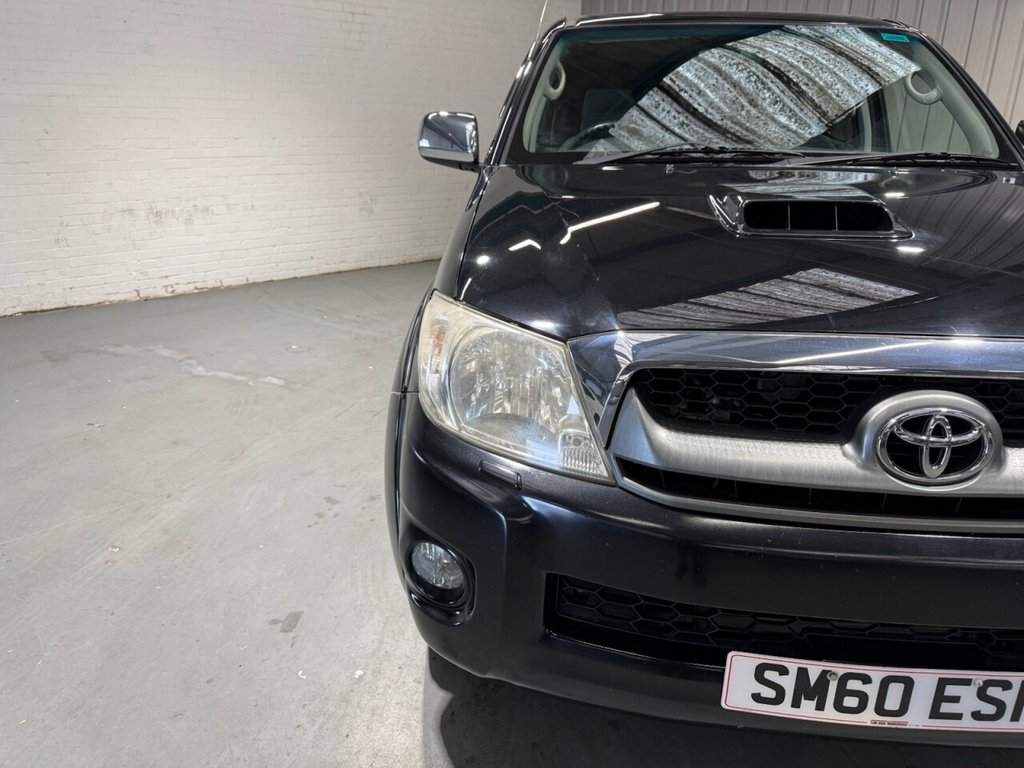Used Toyota Hilux 2010 for sale - 76345410: Photo 11