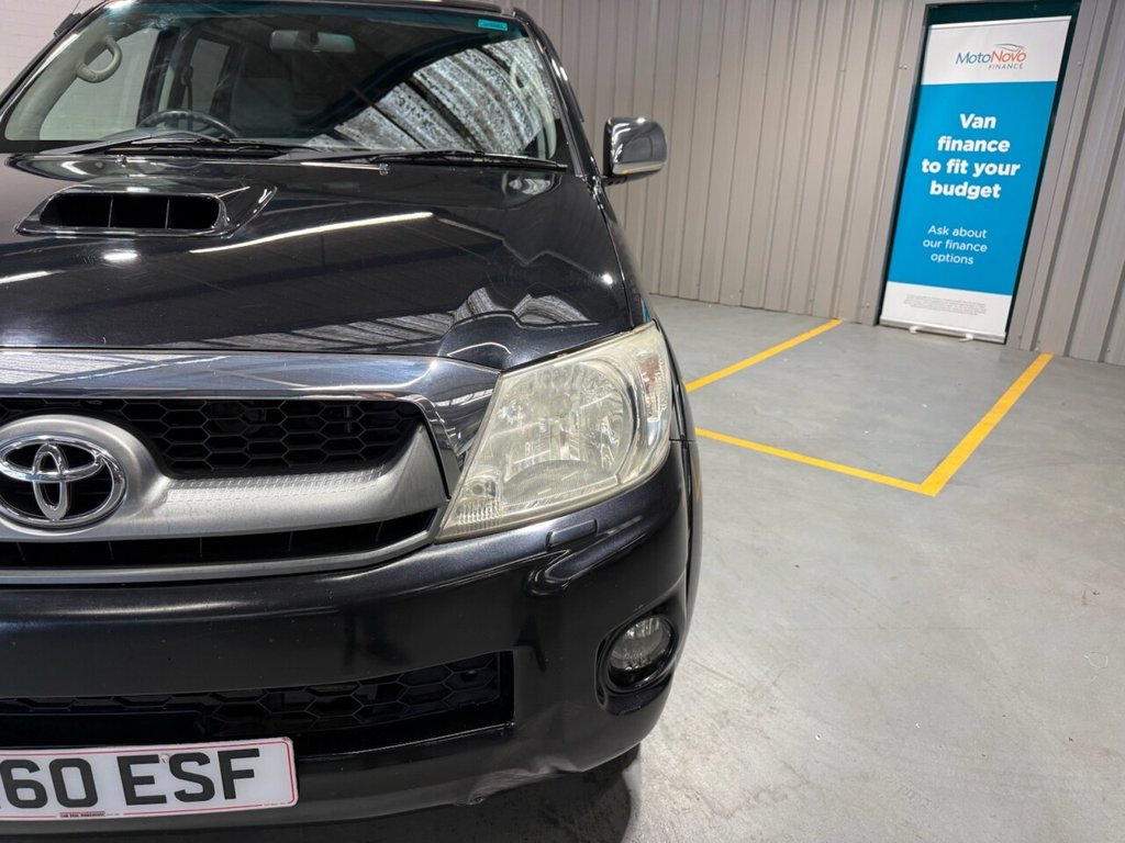Used Toyota Hilux 2010 for sale - 76345410: Photo 14