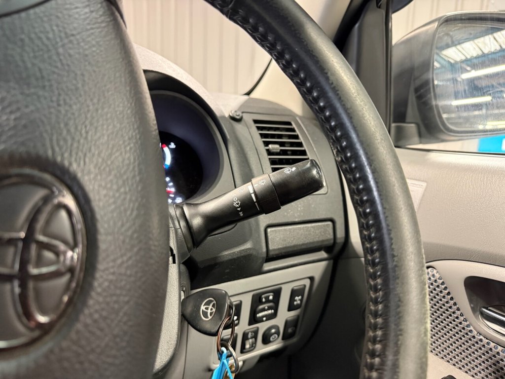 Used Toyota Hilux 2010 for sale - 76345410: Photo 23