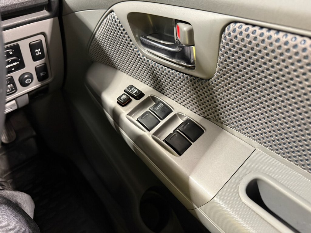 Used Toyota Hilux 2010 for sale - 76345410: Photo 27