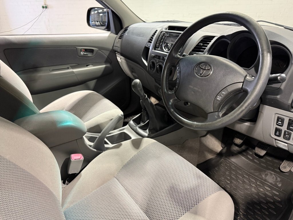 Used Toyota Hilux 2010 for sale - 76345410: Photo 3