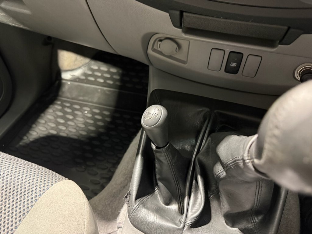 Used Toyota Hilux 2010 for sale - 76345410: Photo 30