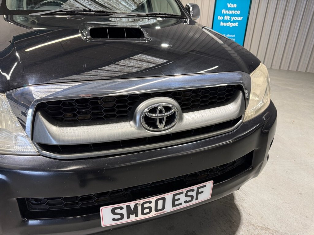 Used Toyota Hilux 2010 for sale - 76345410: Photo 33