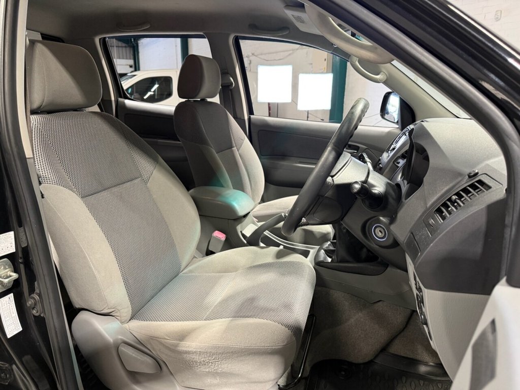 Used Toyota Hilux 2010 for sale - 76345410: Photo 6