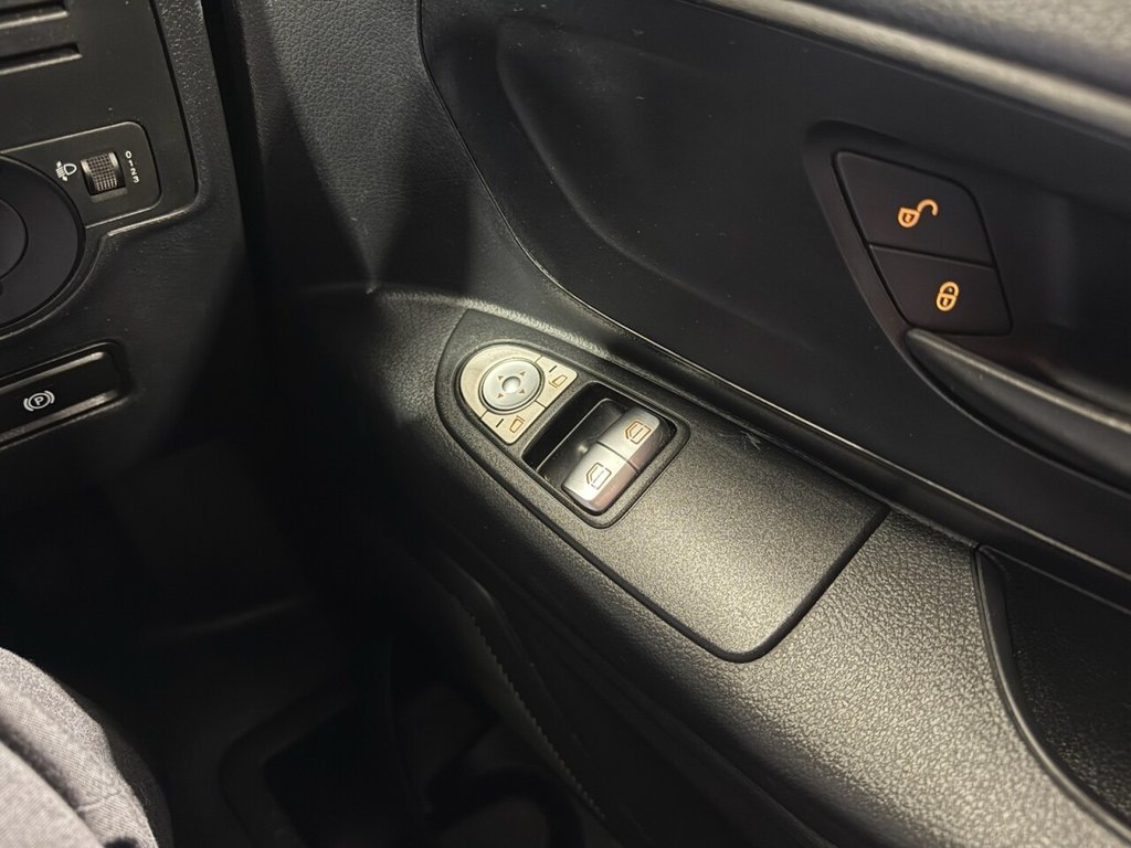 Used Mercedes-Benz Vito 2021 for sale - 76986317: Photo 35