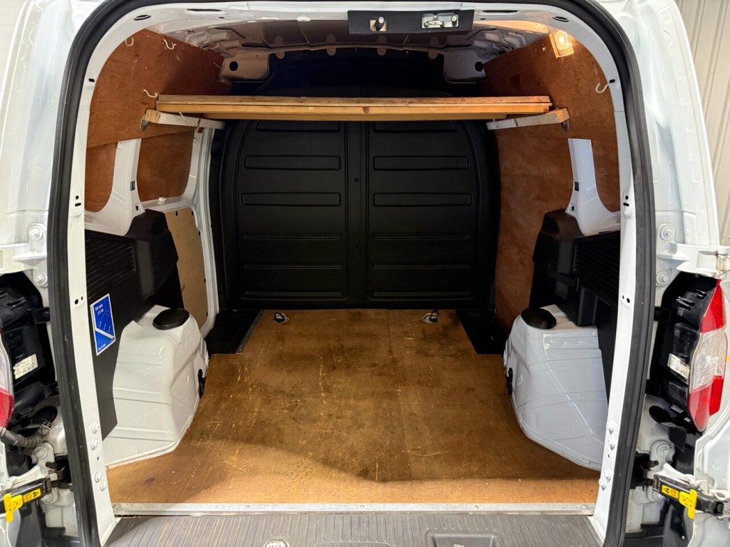 Used Ford Transit Courier 2019 for sale - 76617337: Photo 17