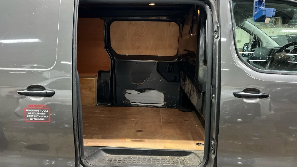 Used Vauxhall Vivaro 2022 for sale - 77188232: Photo 8