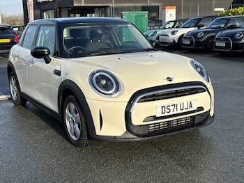 2022 - 1.5 Cooper Classic 5Dr
