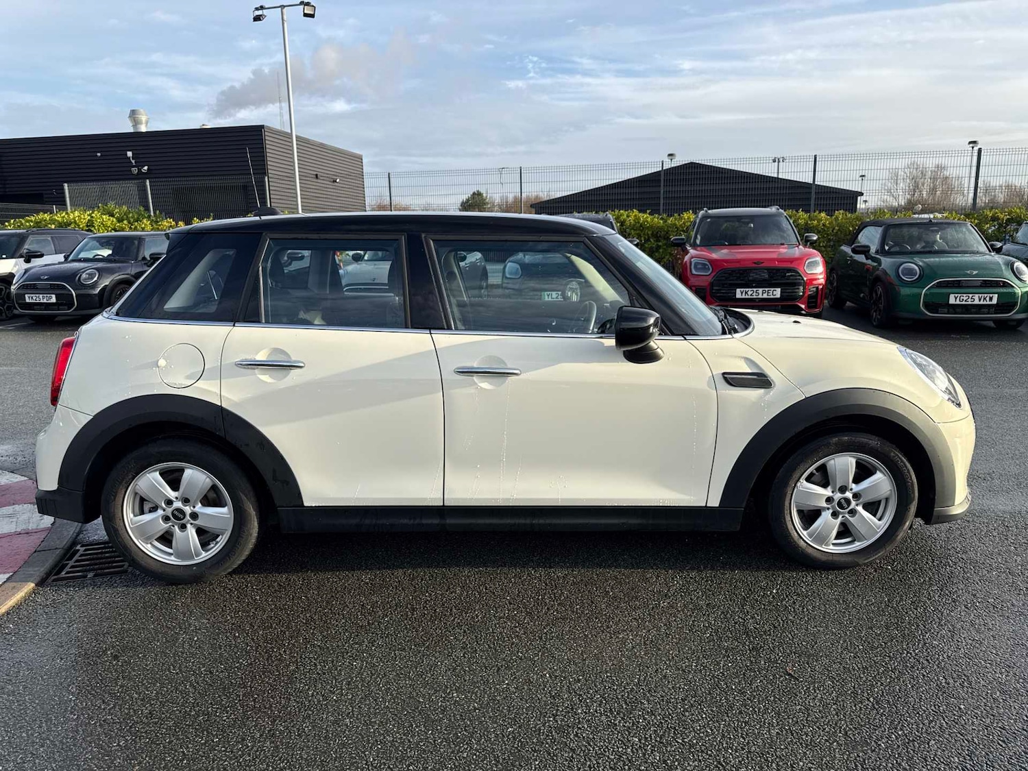 Used MINI Hatch 2022 for sale - 76957602: Photo 3