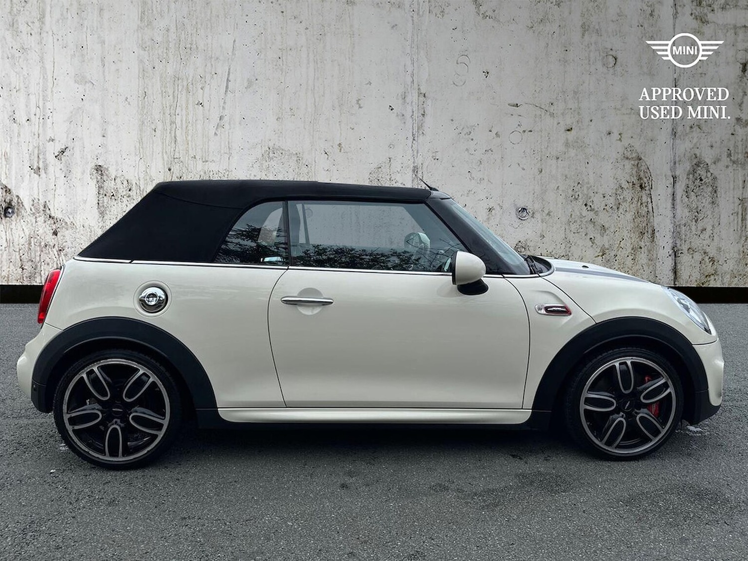 Used MINI Convertible 2016 for sale - 76455267: Photo 3