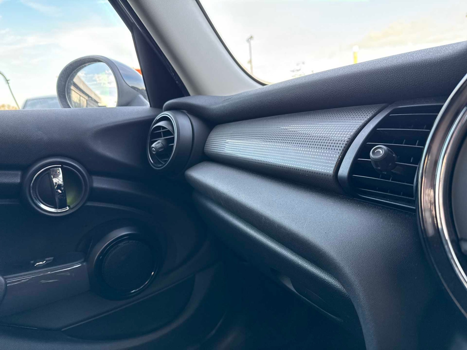 Used MINI Hatch 2019 for sale - 76957540: Photo 24