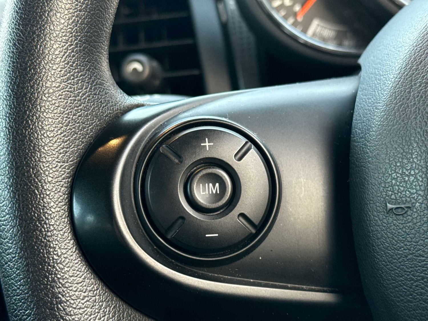 Used MINI Hatch 2019 for sale - 76957540: Photo 25