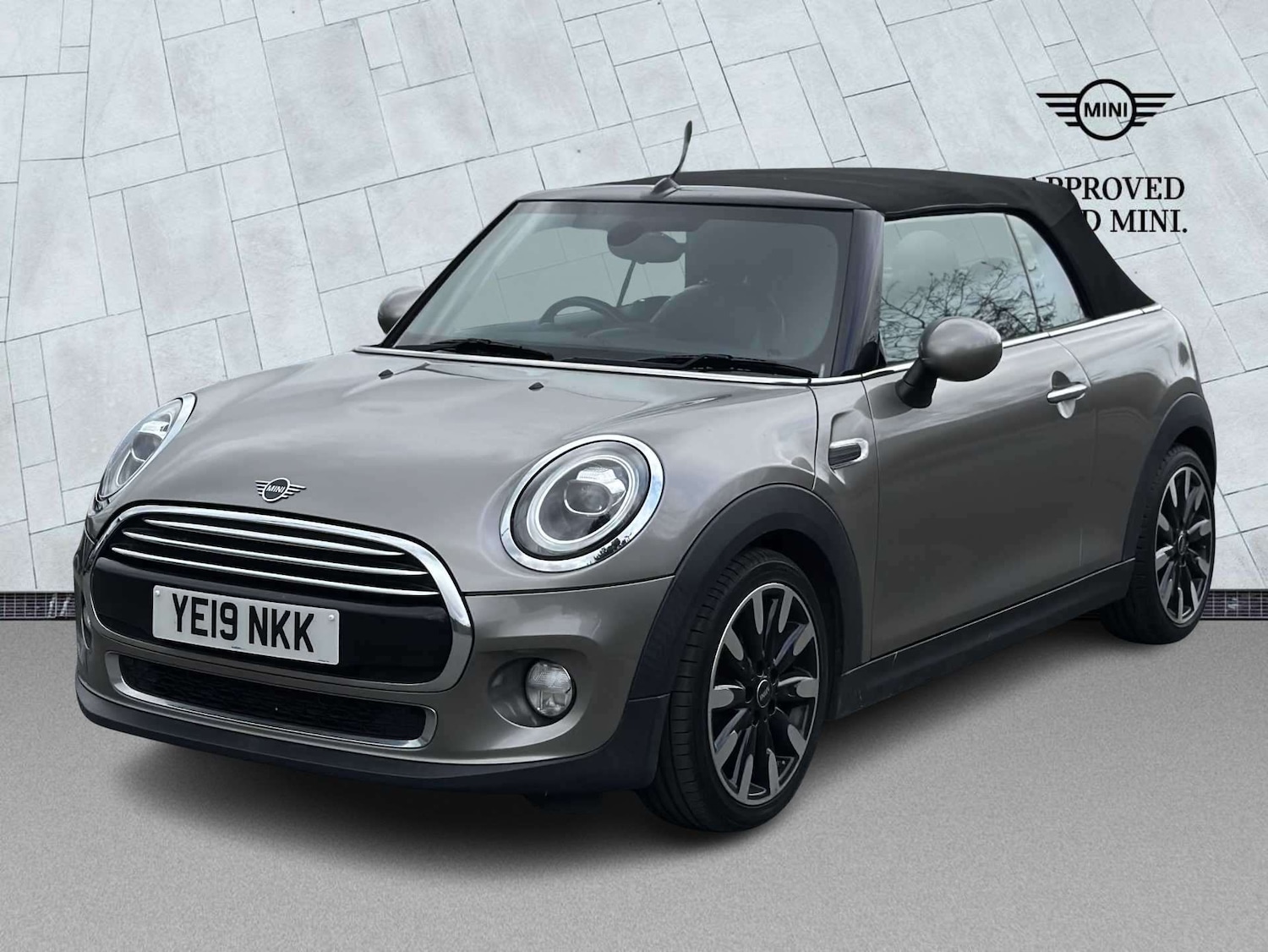 Used MINI Convertible 2019 for sale - 78195988: Photo 3
