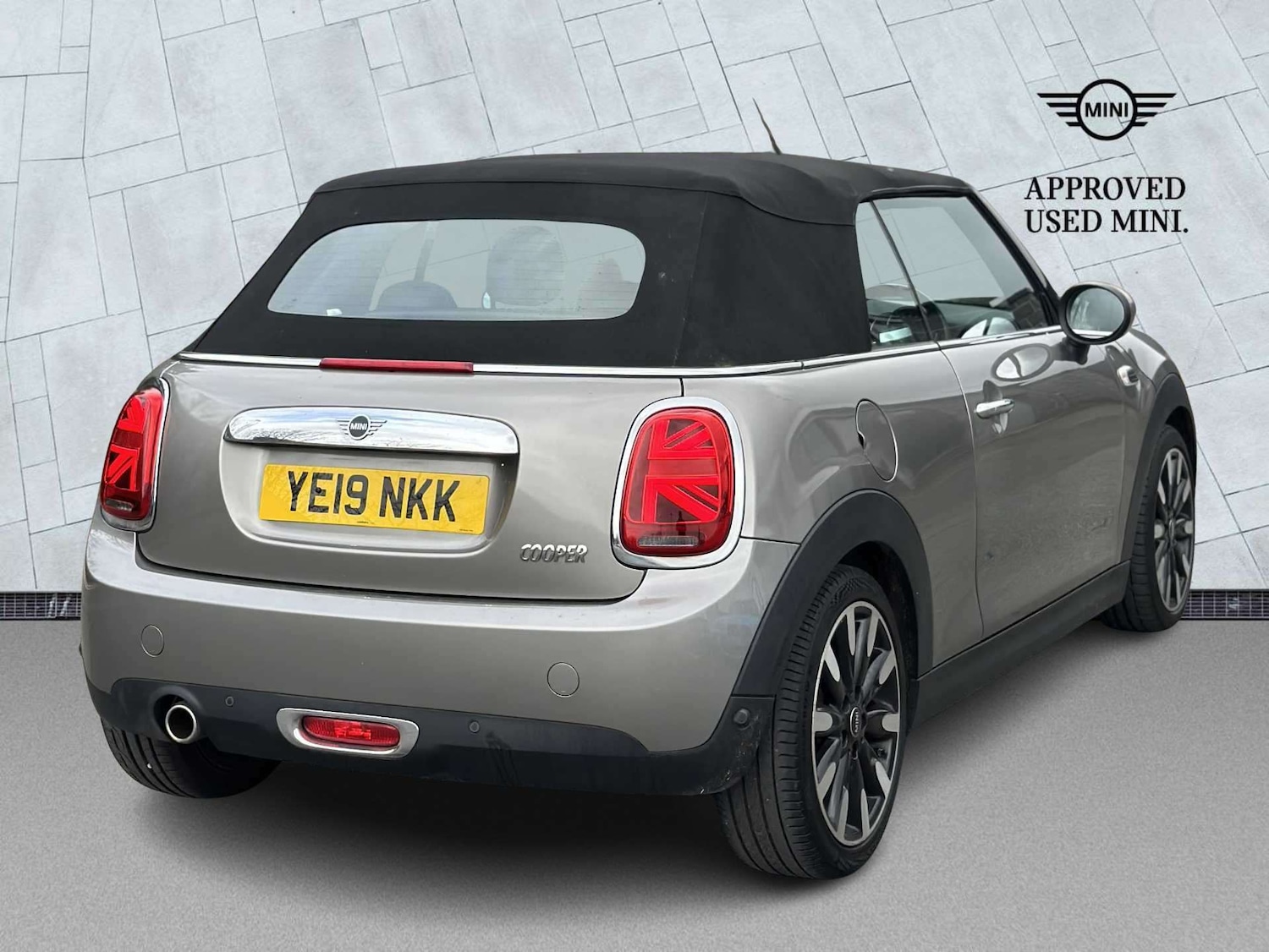 Used MINI Convertible 2019 for sale - 78195988: Photo 4