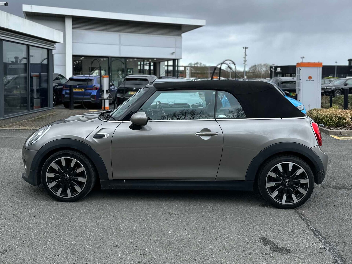 Used MINI Convertible 2019 for sale - 78195988: Photo 8
