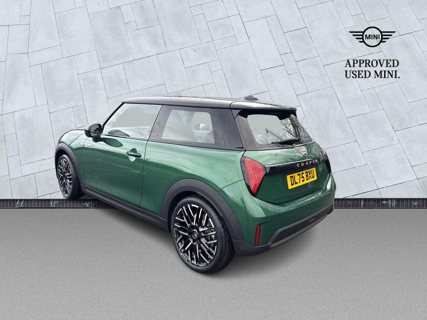 Used MINI Cooper 2026 for sale - 77946119: Photo 2