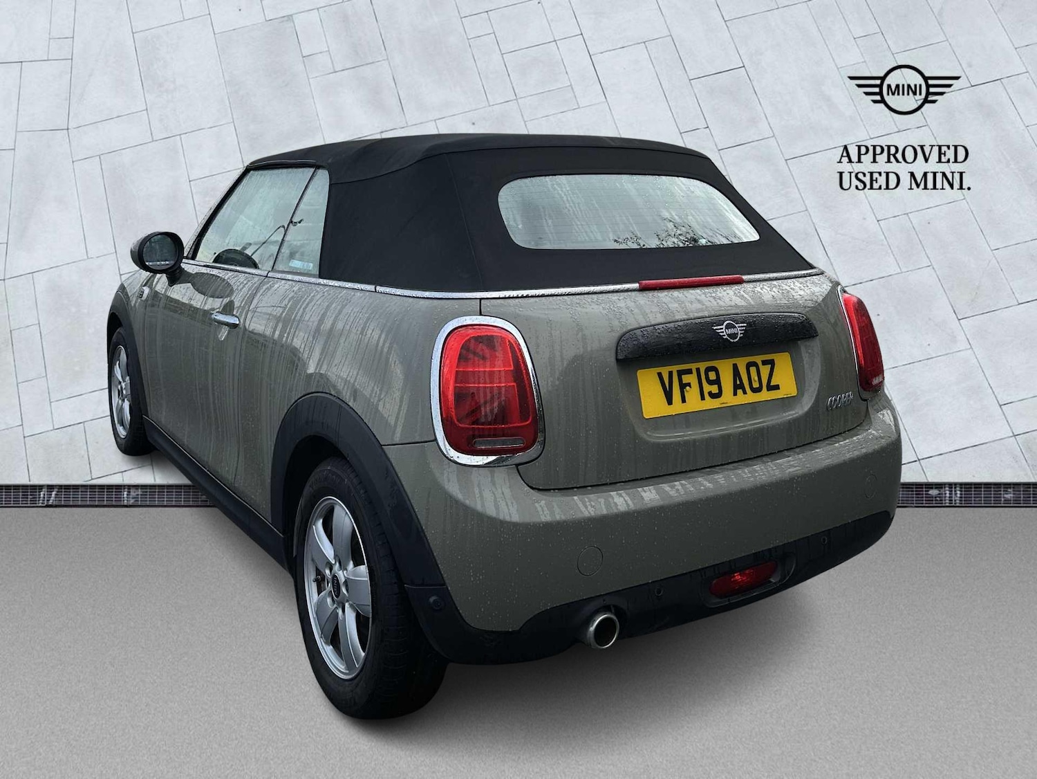 Used MINI Convertible 2019 for sale - 77487382: Photo 2