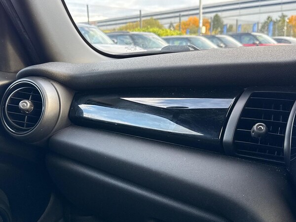 Used MINI Hatch 2019 for sale - 76324695: Photo 24