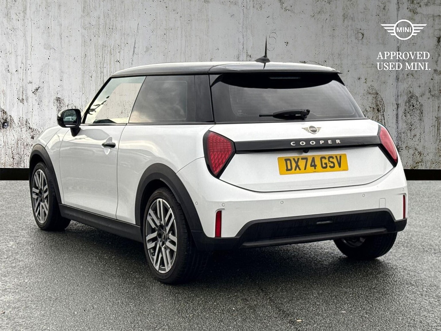 Used MINI Cooper 2024 for sale - 76477220: Photo 2