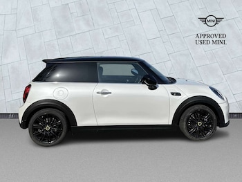 Used MINI Hatch 2023 for sale - 78745321: Photo