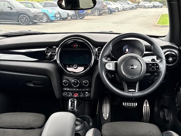 Used MINI Hatch 2023 for sale - 76300821: Photo 9