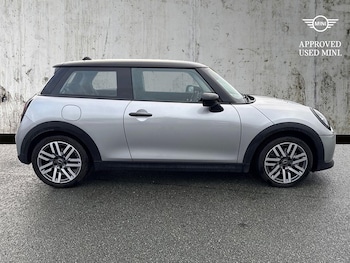 Used MINI Cooper 2024 for sale - 76319648: Photo