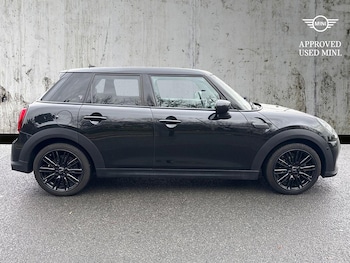 Used MINI Hatch 2024 for sale - 76450520: Photo